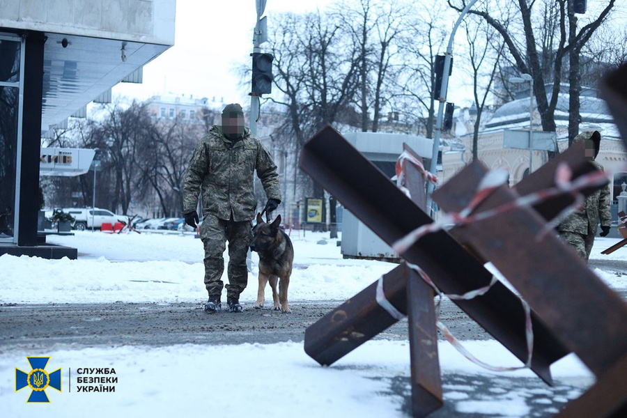 СБУ проводит "контрразведывательные мероприятия" в правительственном квартале Киева. Обложка © Телеграм-канал СБУ