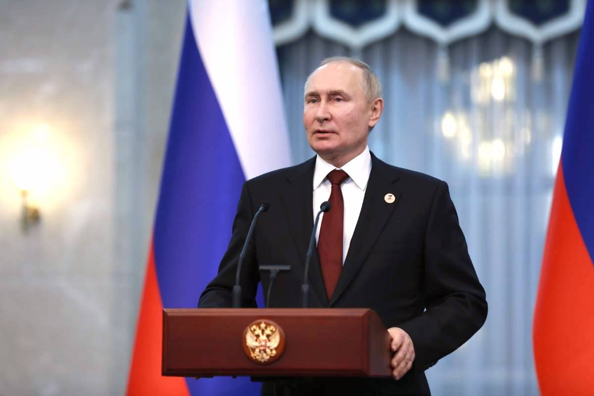 Путин: РФ будет укреплять обороноспособность и решит проблемы обеспечения СВО