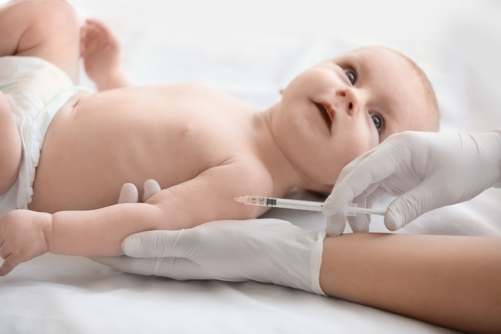 Учёные выяснили, как защитить от ковида младенцев, которым нельзя поставить прививку