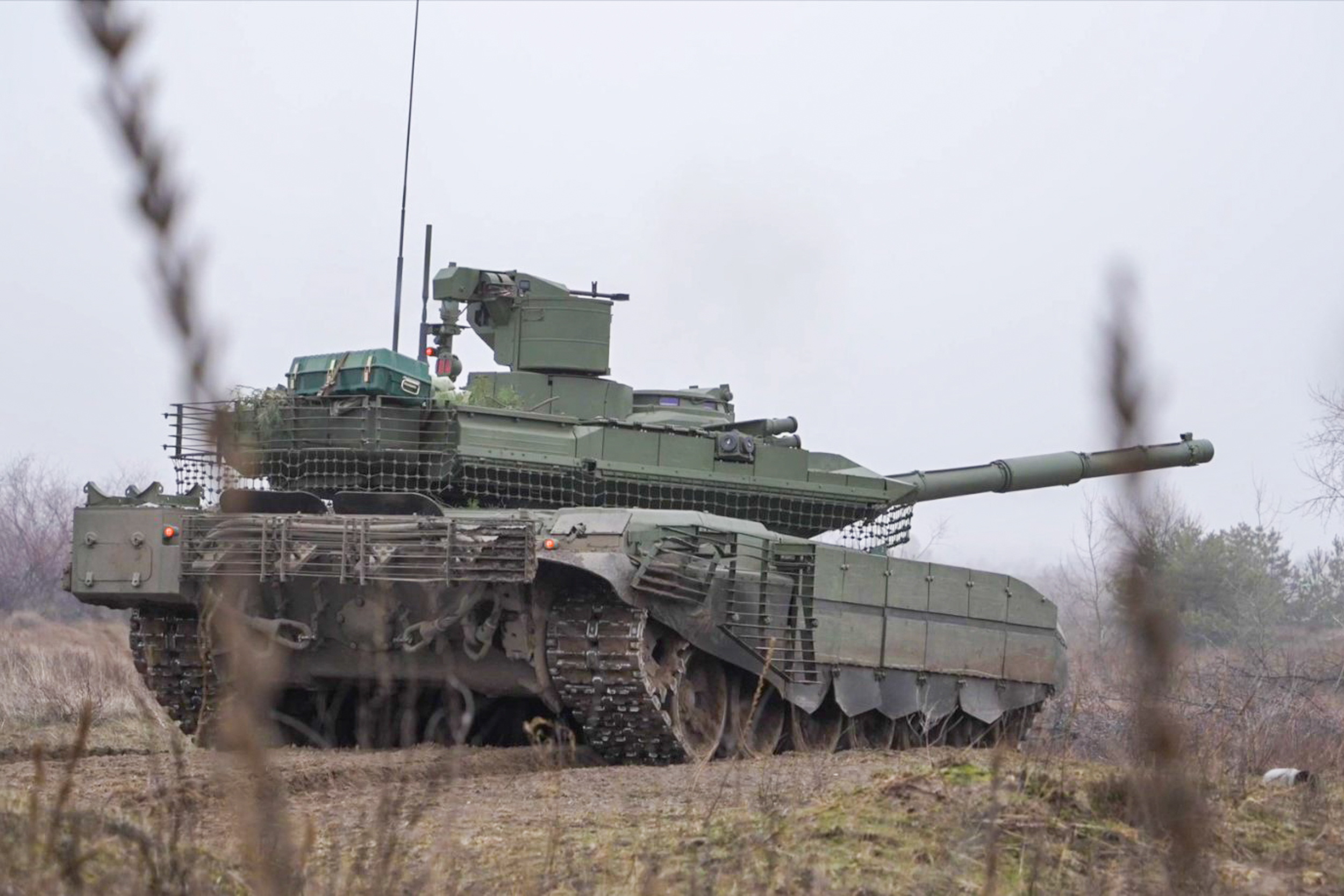 Армия России задействовала в спецоперации на Украине новейший танк Т-90М Прорыв