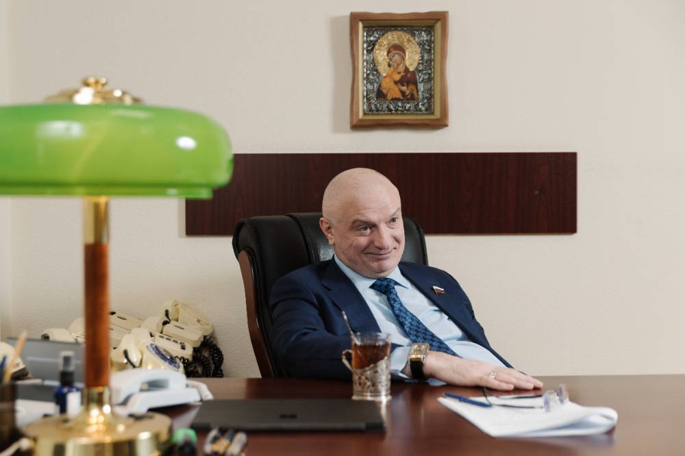 Клишас оценил возможность конфискации имущества россиян, которые оскорбляют армию и власть