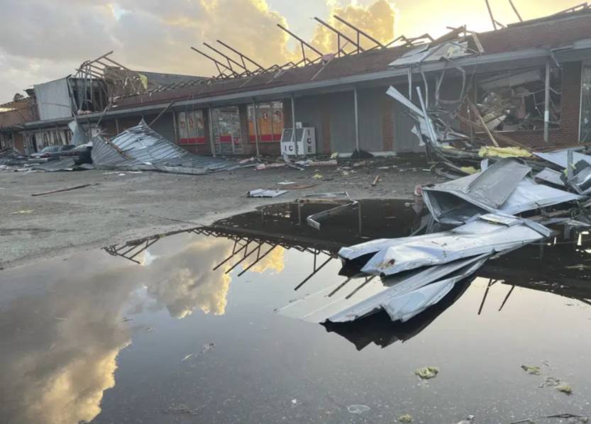 В США торнадо убил семь человек