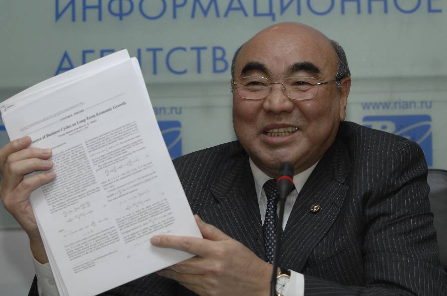 Аскара Акаева избавили от уголовных дел