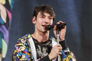 Звезде "Флэша" вынесли приговор за кражу выпивки, и он легко отделался