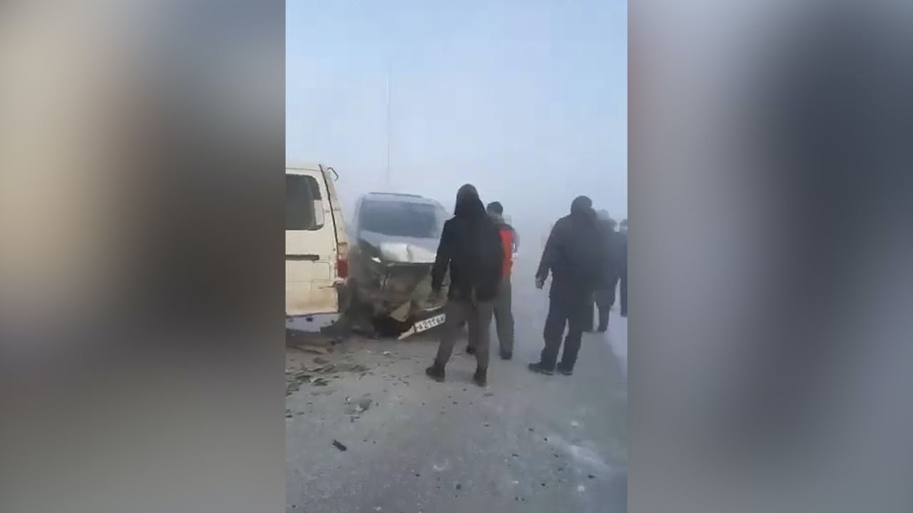 В Якутске десять машин столкнулись из-за густого тумана в 50-градусный мороз
