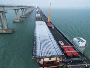 Хуснуллин: Завершена установка второго пролёта левой автомобильной части Крымского моста