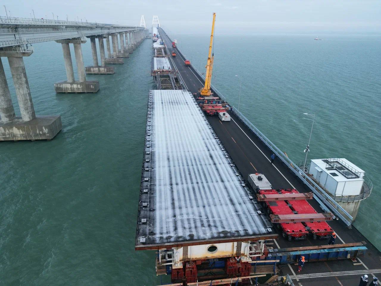 Хуснуллин: Завершена установка второго пролёта левой автомобильной части Крымского моста