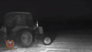 Пьяные сибиряки угнали трактор, чтобы сгонять за новой выпивкой