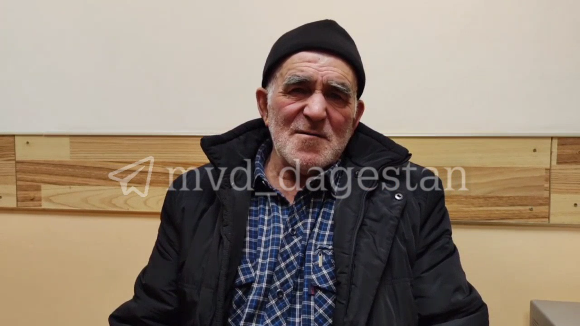 В Дагестане пенсионер напал на соседей с ножом, заподозрив в слежке