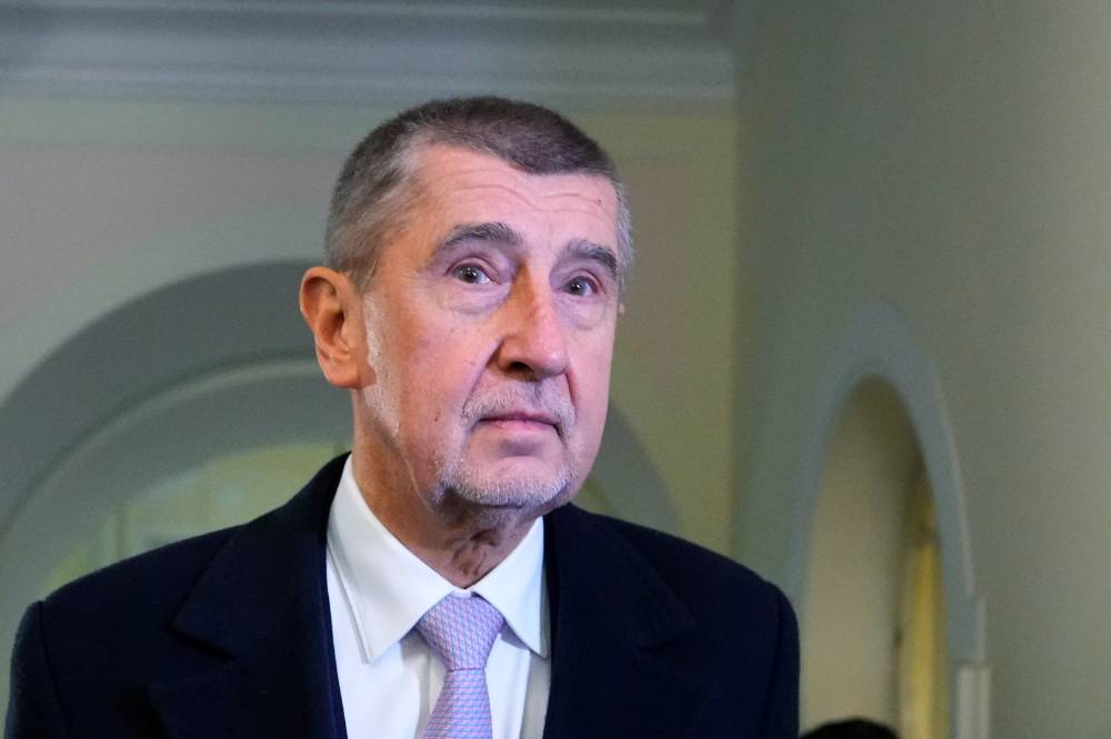 ЧТК: На выборах президента Чехии лидирует экс-премьер Андрей Бабиш