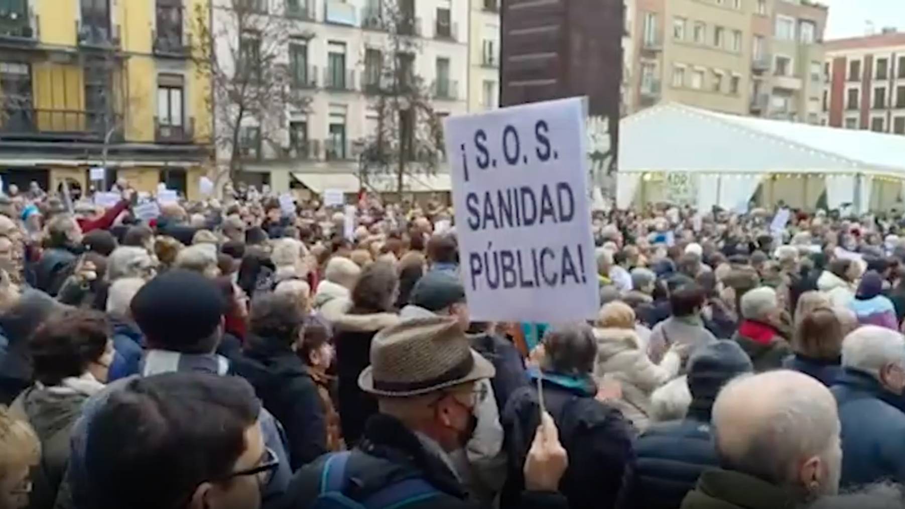 Около 30 тысяч жителей Мадрида вышли на воскресный митинг за защиту здравоохранения