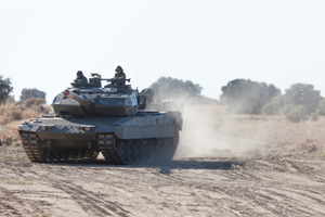 Зеленский воспользуется дружбой с Трюдо ради танков Leopard 2, заявил Подоляк