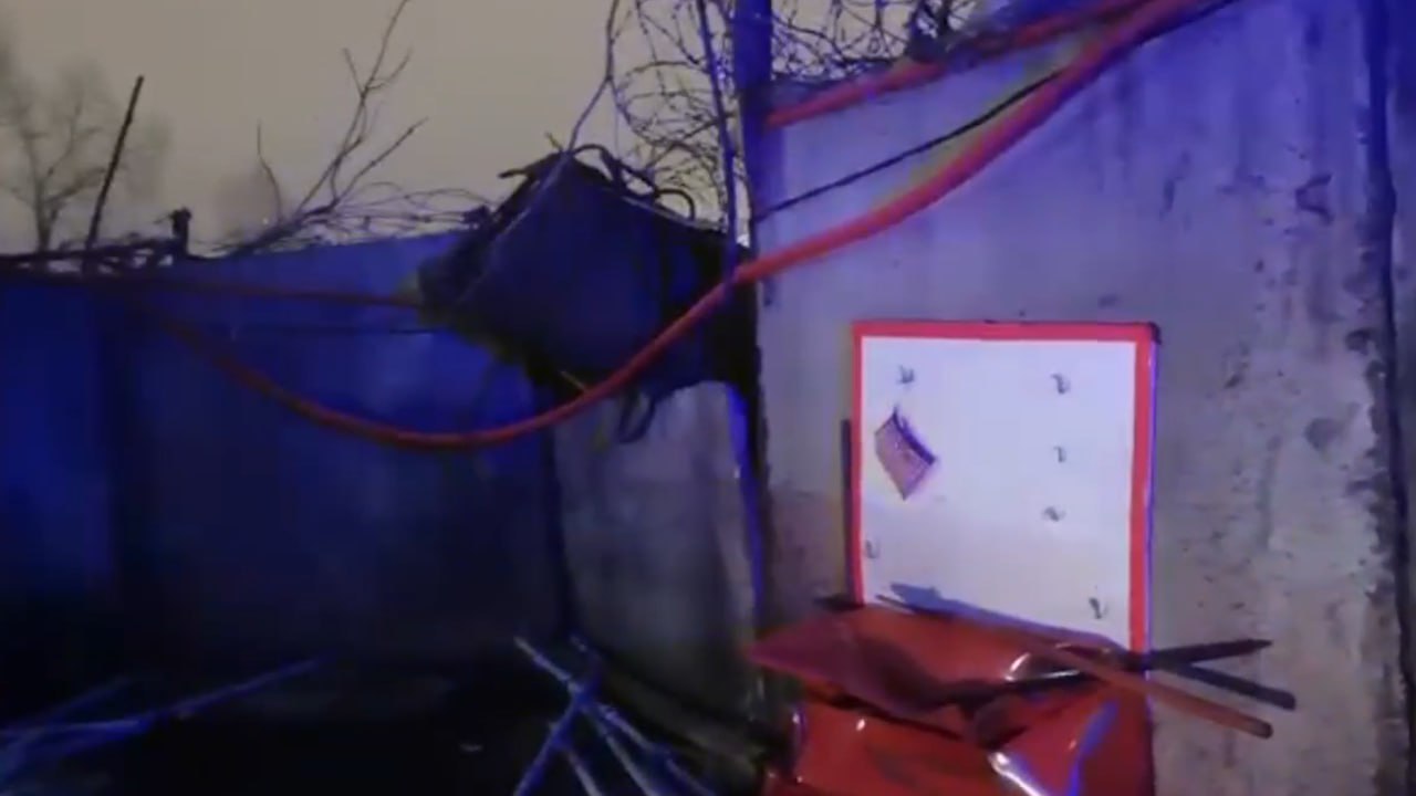 Появилось видео с места гибели 24-летнего мужчины при взрыве на стройке в Москве