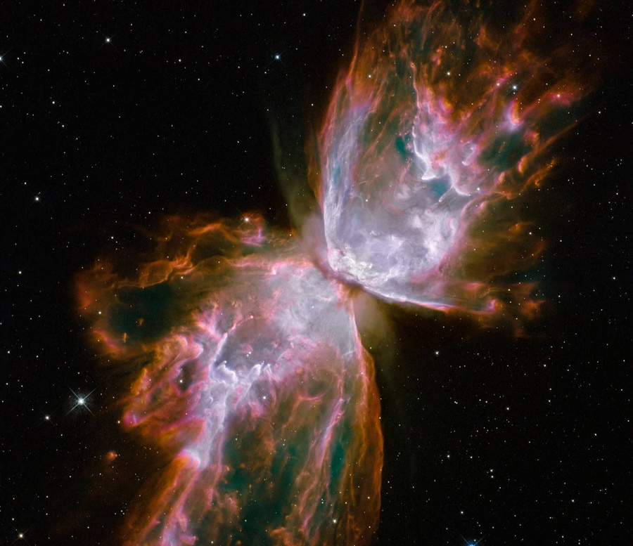 Планетарная туманность NGC 6302, также известная как туманность Жук и туманность Бабочка. Фото © Wikipedia