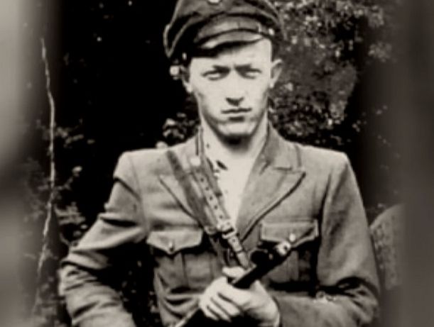 Мирослав Кривонос Симчич на службе у пособников нацистов в 1945 году. Фото из украинских СМИ 