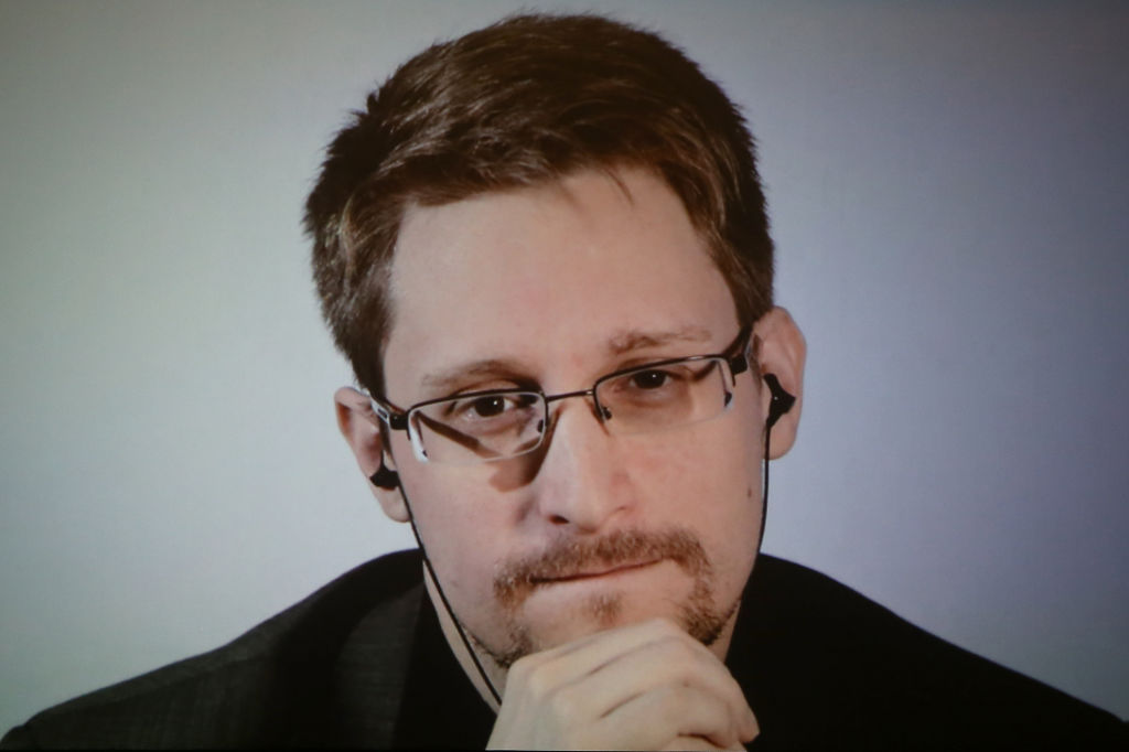 Эдвард Сноуден опроверг слухи о своём проживании 