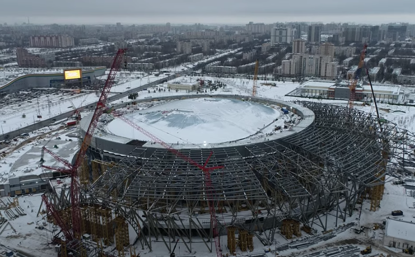Новости со "СКА Арены": Строители завершают монтаж центрального фасада крупнейшего ледового стадиона России