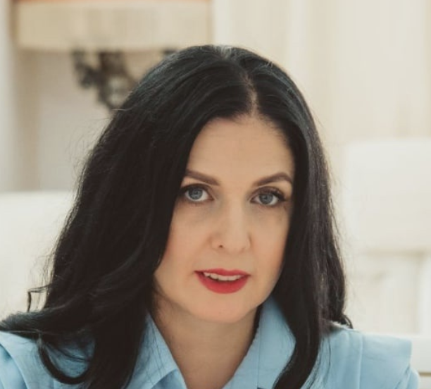 <p>Самым сильным по энергетике временем будет именно ночь с 21 на 22 января. К её наступлению надо подготовиться заранее: убраться в доме, почистить все углы, избавиться от старого, чтобы освободить место для нового</p>