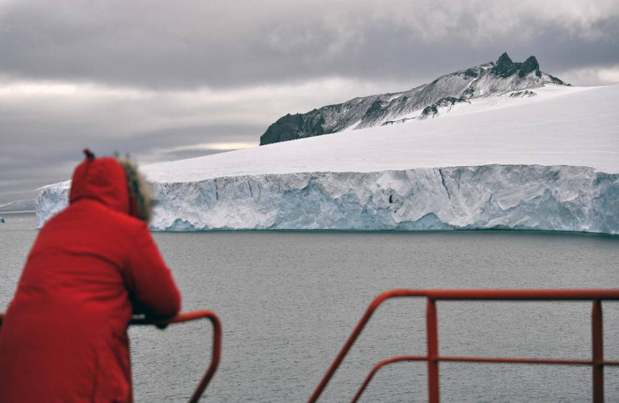 Свадебное путешествие на ледоколе к Северному полюсу новоиспечённые муж и жена точно запомнят на всю жизнь. Фото © ТАСС / Лев Федосеев