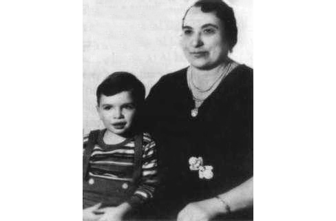 Молодой Капоне с матерью. Фото © Wikipedia