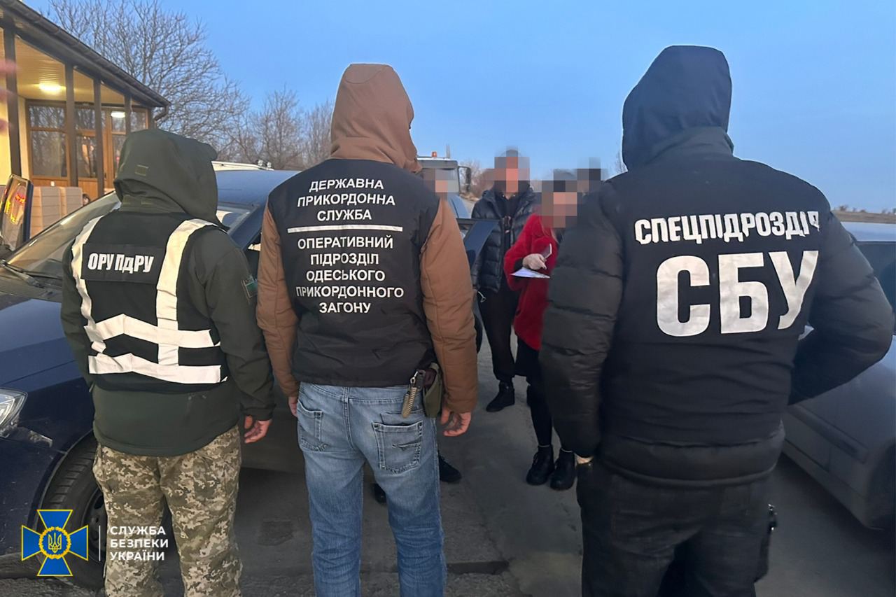 Задержание организаторов переправки уклонистов сотрудниками СБУ. Фото Telegram / Служба безопасности Украины