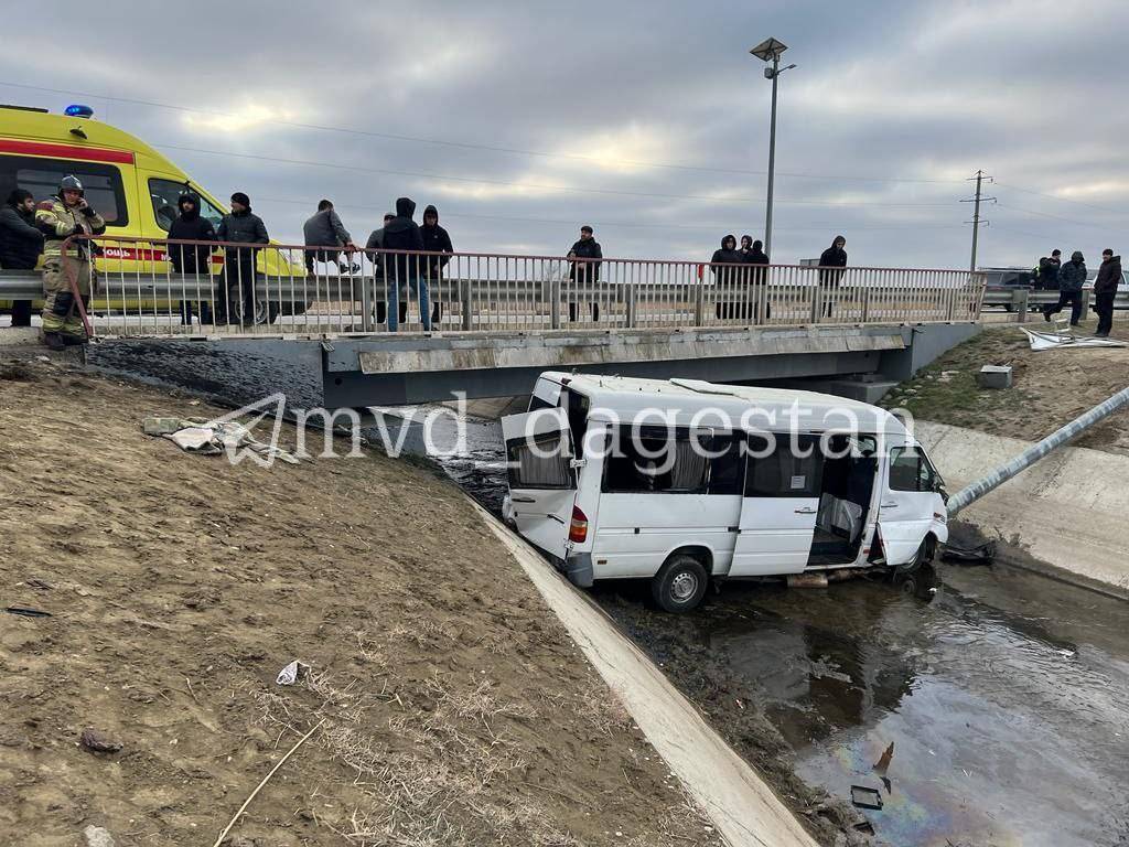 В ДТП с микроавтобусом в Бабаюртовском районе Дагестана пострадало 10  человек