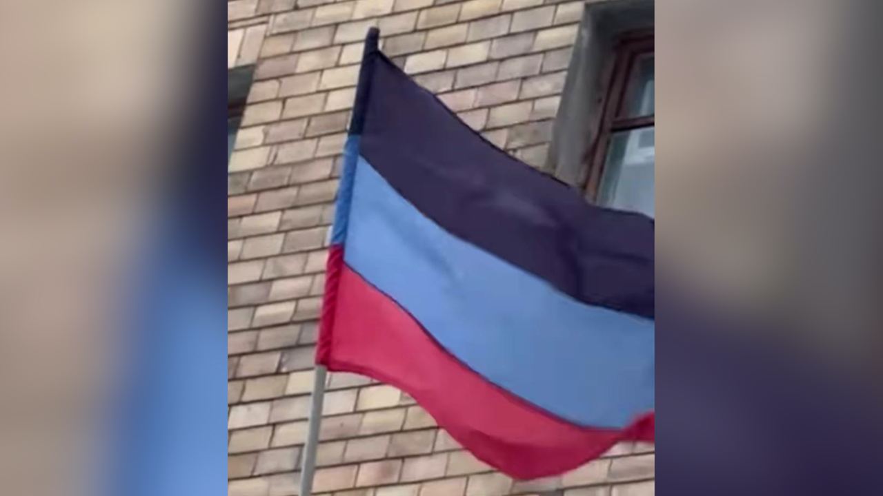 Артист опубликовал флаг ДНР в социальных сетях. Фото © Instagram (признан экстремистским и запрещён в РФ) / mikhail_mamaev