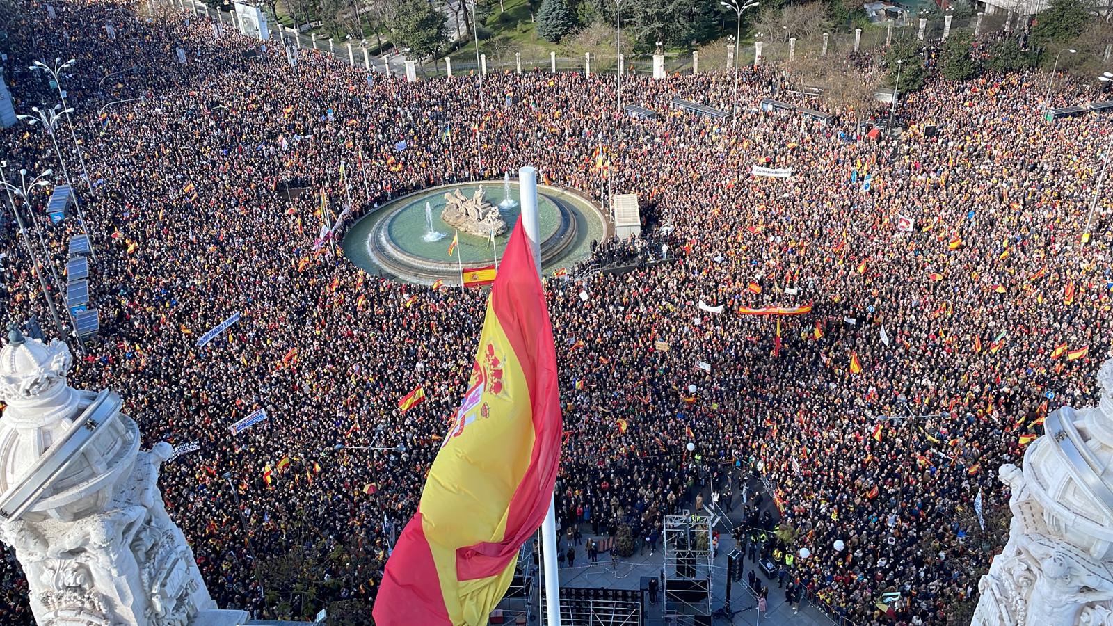 Более 30 тысяч человек вышли на акцию против правительства в Мадриде