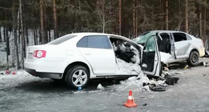 Пять человек погибли при лобовом столкновении двух легковушек под Челябинском