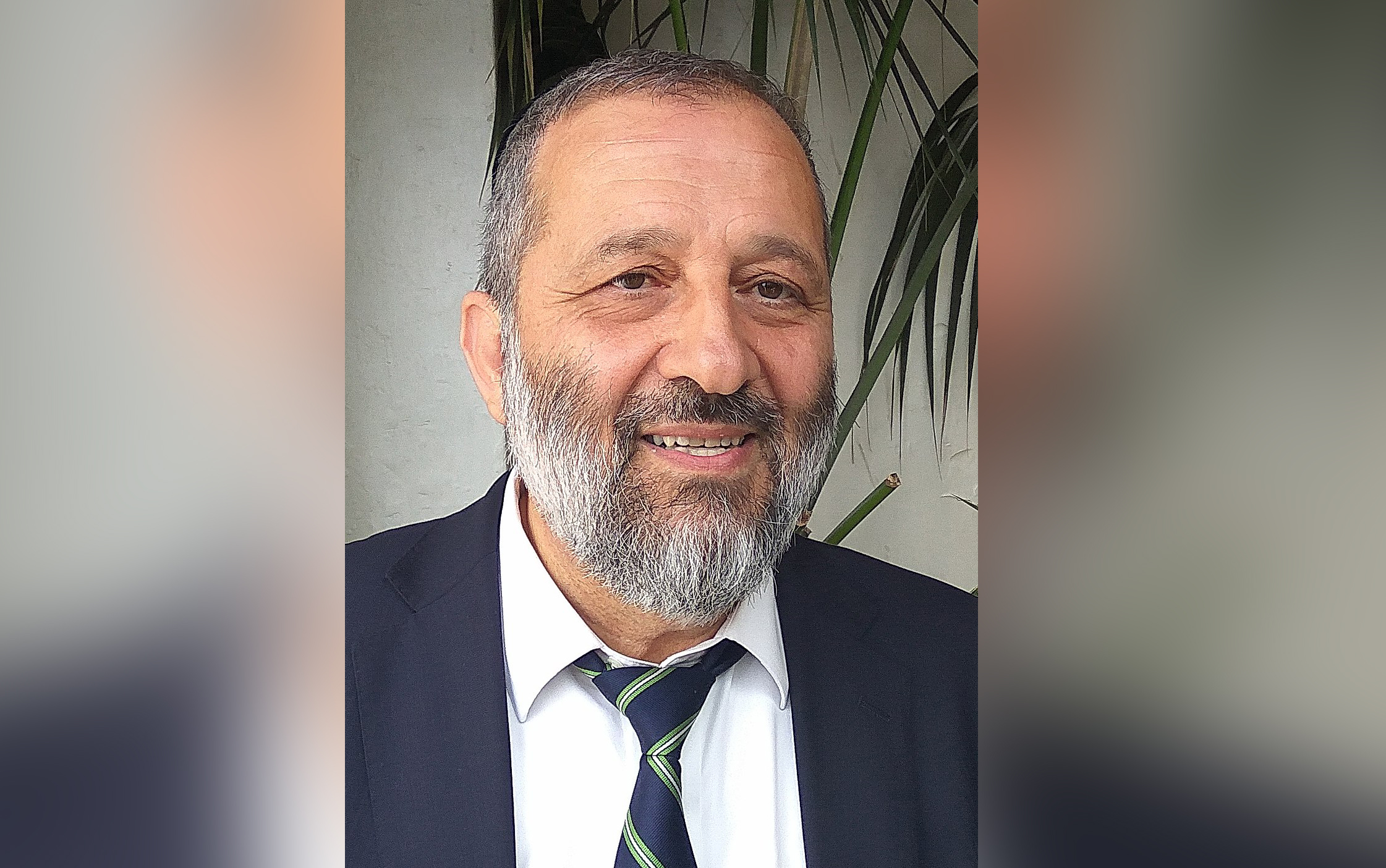 Дважды судимый израильский министр отстранён от должности