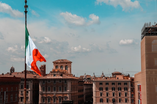 Итальянцы потеряли более 40 млрд евро накоплений из-за инфляции и дорогой энергии