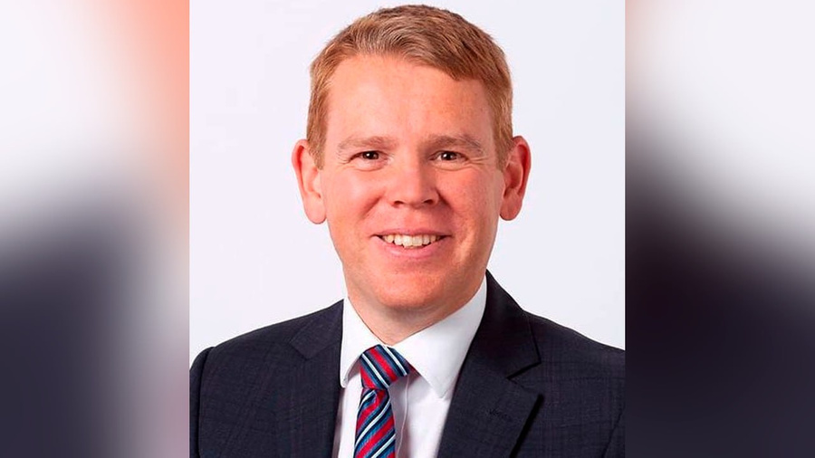 <p>Крис Хипкинс. Обложка © <a href="https://commons.wikimedia.org/wiki/Category:Chris_Hipkins#/media/File:Chris_Hipkins_NZ_Labour_(cropped).jpg" target="_blank" rel="noopener noreferrer">Wikipedia</a></p>