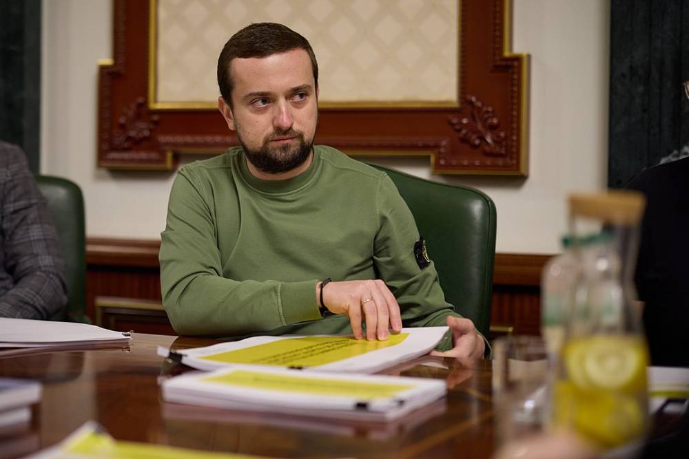 Политолог рассказал, как коррупция и уход Арестовича привели к отставке замглавы офиса Зеленского