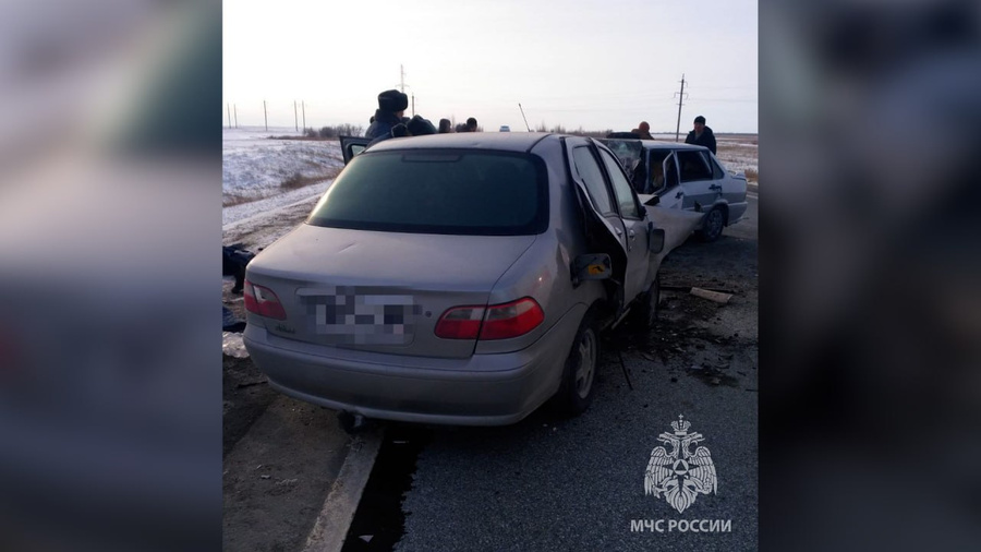 Последствия ДТП в Оренбургской области. Фото © ГУ МЧС РФ по Оренбургской области