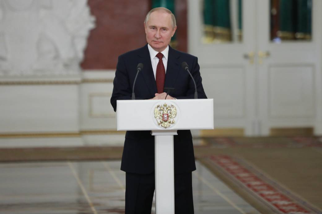 Яркой любви и крепкой дружбы: Путин поздравил учащихся с Днём студента