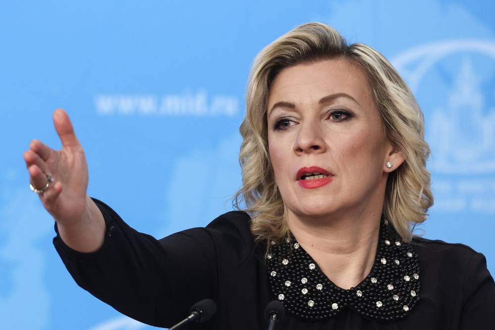 Захарова: Заявление Бербок о танках для Киева подтверждает спланированную войну против РФ
