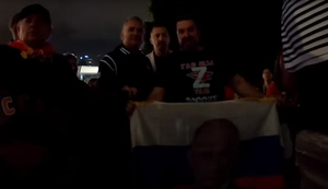"Да здравствуют русские": Отец Джоковича сфотографировался с флагом РФ и вывел организаторов Australian Open