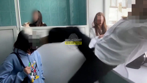 На Урале школьница заподозрила сверстницу в краже вейпа и пнула ногой в лицо