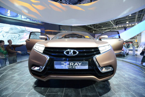 В российских салонах закончились автомобили Lada Xray