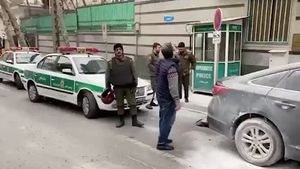 На Посольство Азербайджана в Тегеране совершено вооружённое нападение