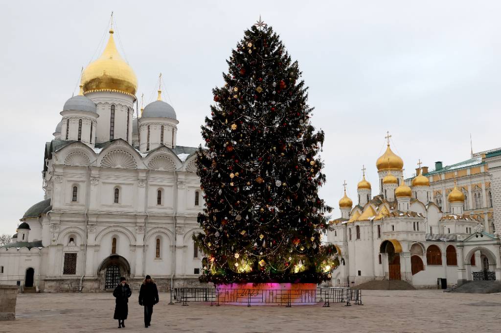 Главную ёлку страны убрали с Соборной площади