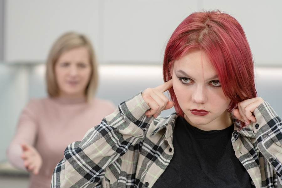 6 ошибок в воспитании подростка в беседе с "Лайф.ру" назвала семейный психолог Лана Ланская. Фото © Shutterstock
