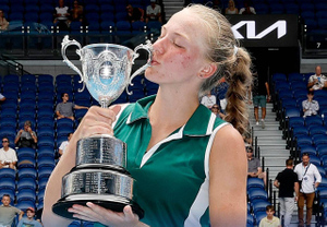 Россиянка Алина Корнеева стала победительницей юниорского Australian Open