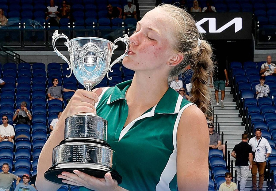 15-летняя российская теннисистка Алина Корнеева. © Обложка Twitter / Australian Open
