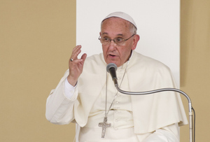 Папа римский указал на "спирали смерти" и призвал Израиль с Палестиной к поиску мира