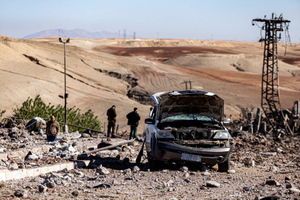 На востоке Сирии неизвестные самолёты обстреляли колонну грузовиков, въехавших из Ирака
