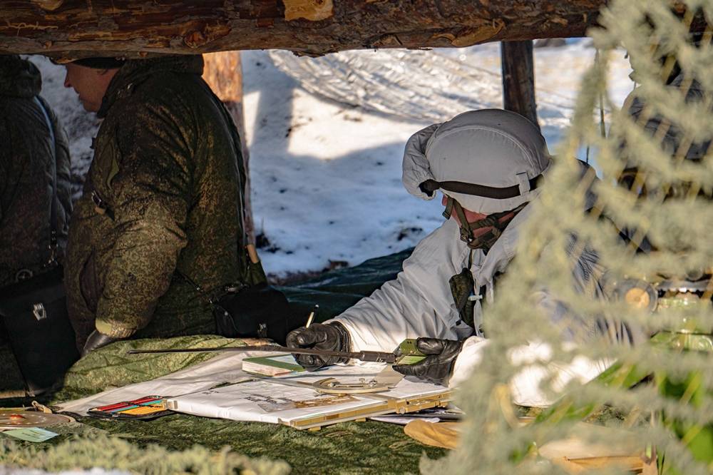 Российские войска заняли выгодные рубежи в районе Угледара