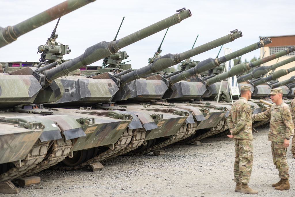 Шеф Пентагона рассказал о специальных танках Abrams для ВСУ