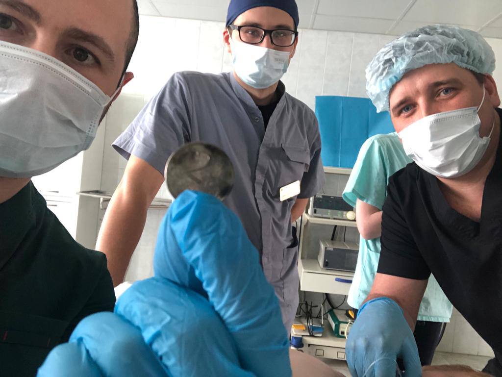 В Новороссийске врачи достали из горла трёхлетнего мальчика двухрублёвую монету