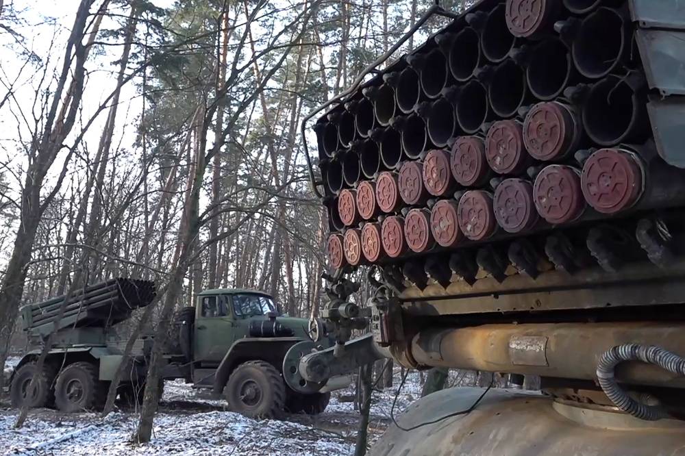 ВС РФ уничтожили два украинских склада с боеприпасами в районе Угледара и Катериновки